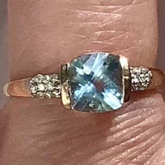 14K Gold Cushion Cut Aquamarine with Diamond Accents - Picture 6 of 8